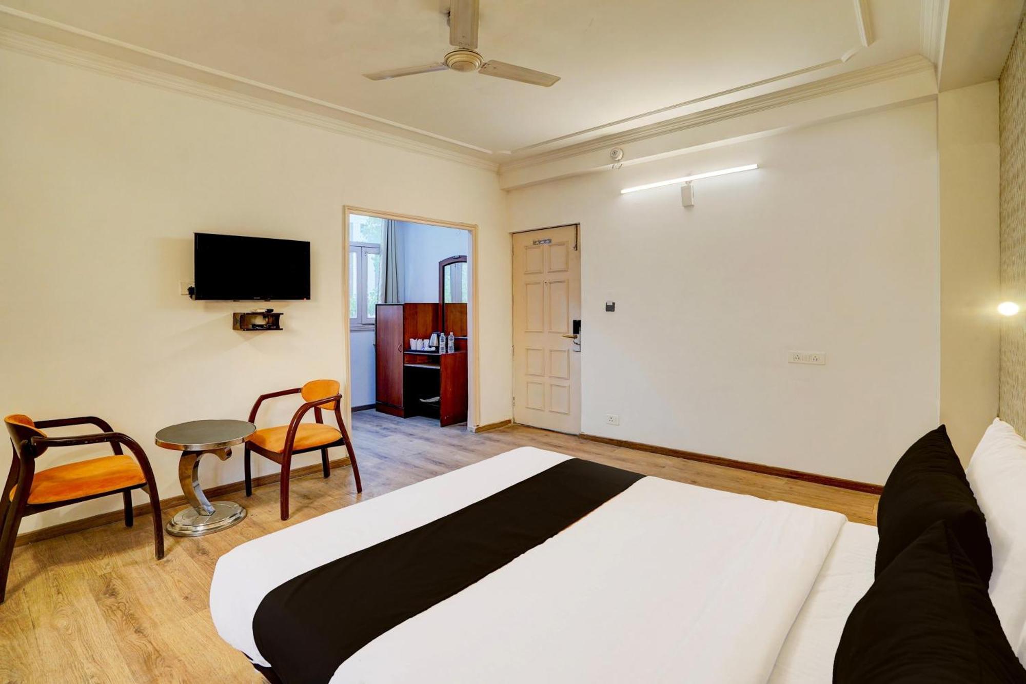 Super Townhouse Jageer Palace Near Mayapuri Chowk New Delhi Buitenkant foto