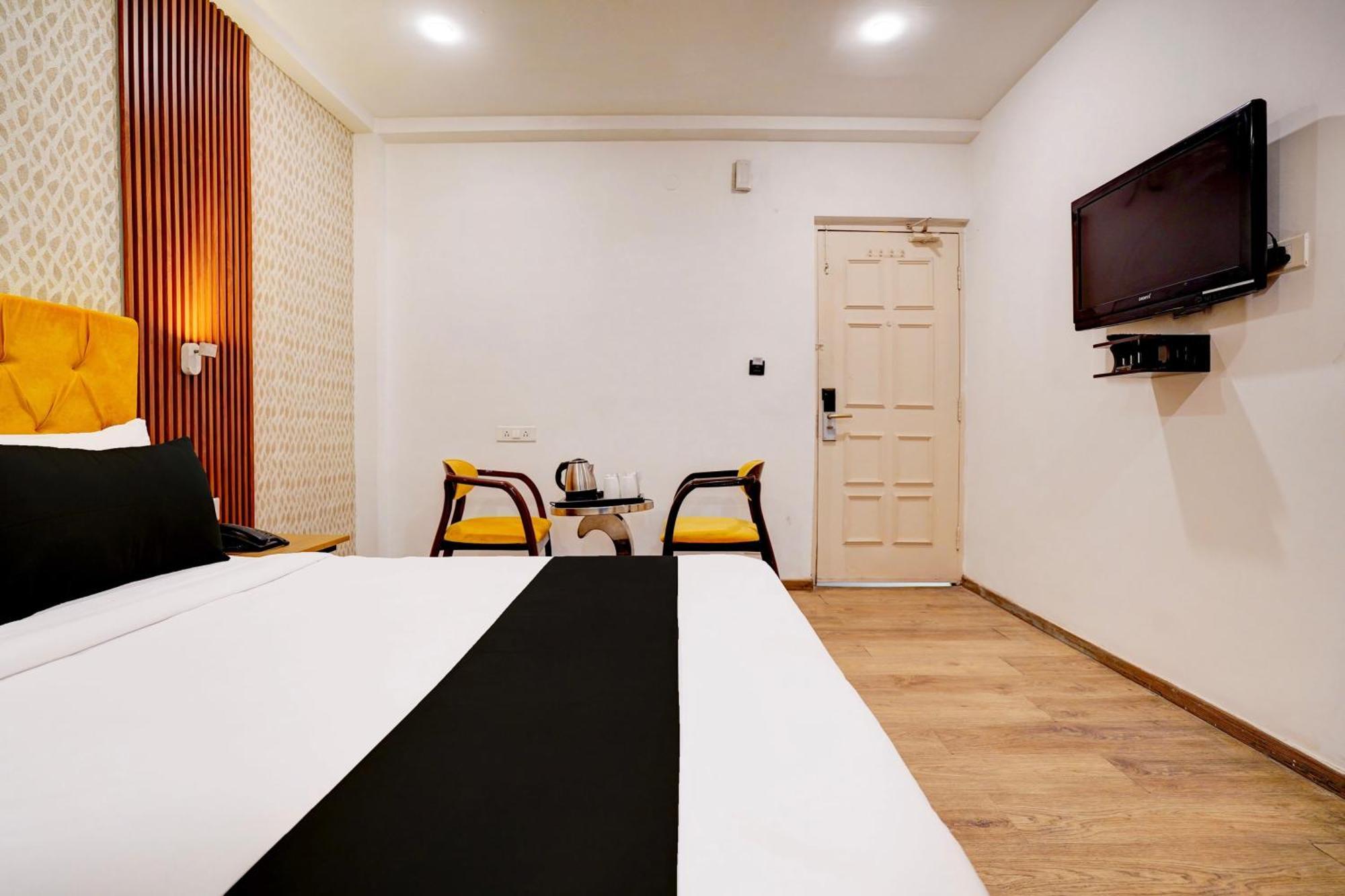 Super Townhouse Jageer Palace Near Mayapuri Chowk New Delhi Buitenkant foto