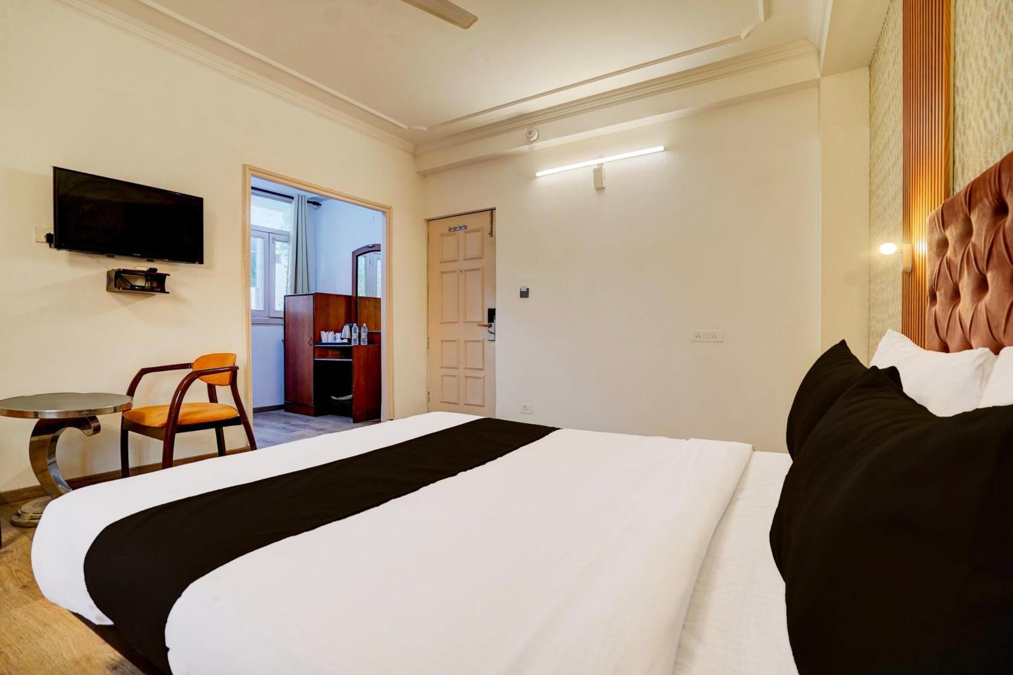 Super Townhouse Jageer Palace Near Mayapuri Chowk New Delhi Buitenkant foto