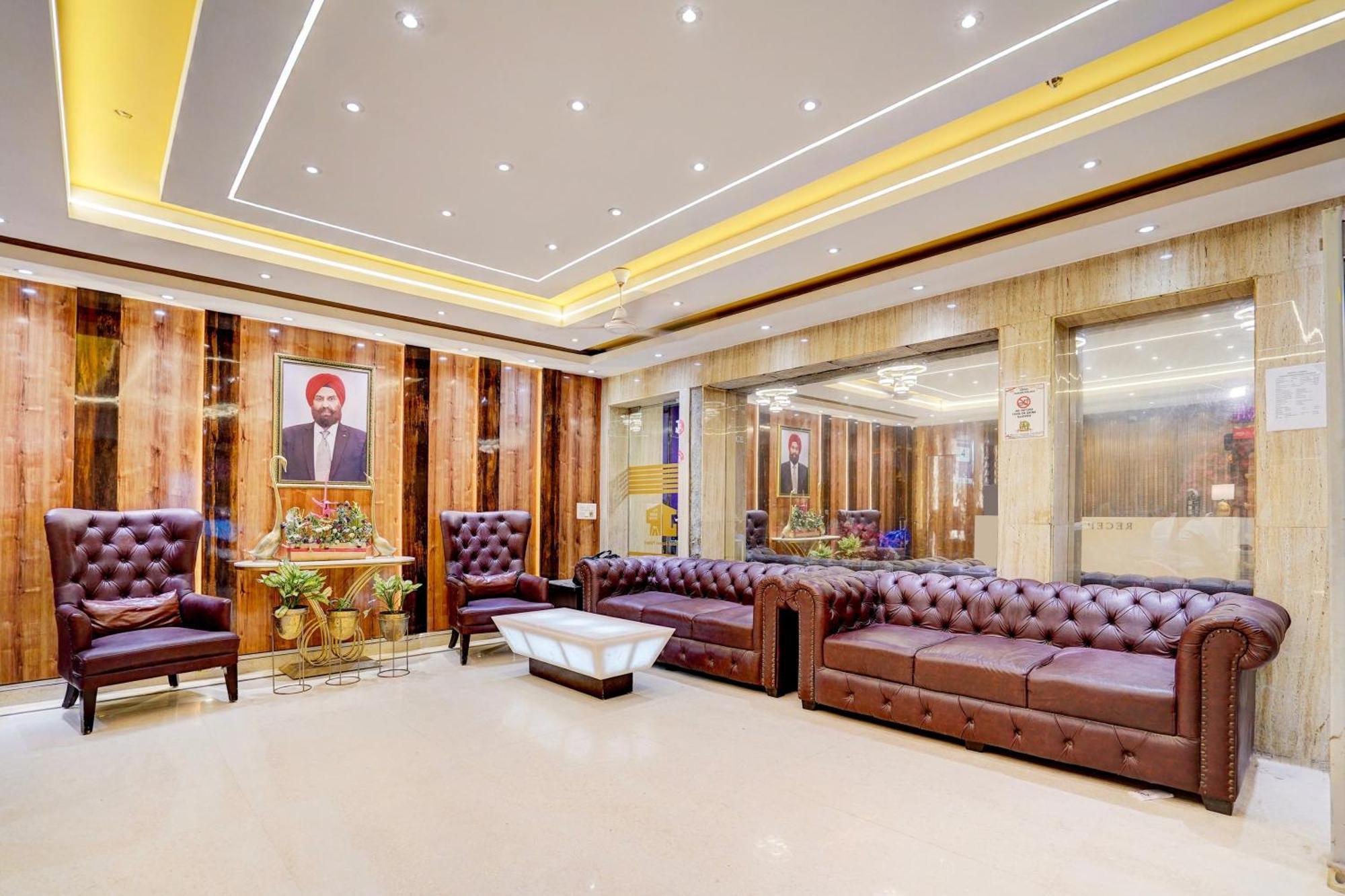 Super Townhouse Jageer Palace Near Mayapuri Chowk New Delhi Buitenkant foto