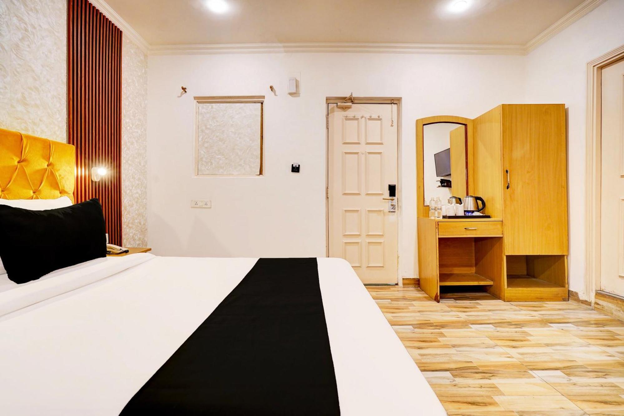 Super Townhouse Jageer Palace Near Mayapuri Chowk New Delhi Buitenkant foto